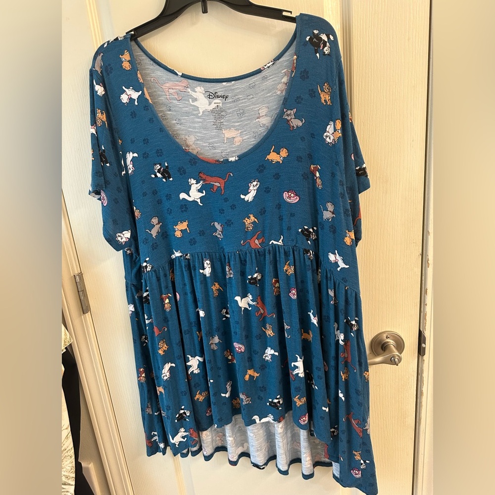 Disney Blue and White Cat Patterned Fabric Plus Size Top